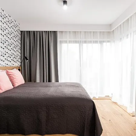 Apartment Sandomierska 3 *